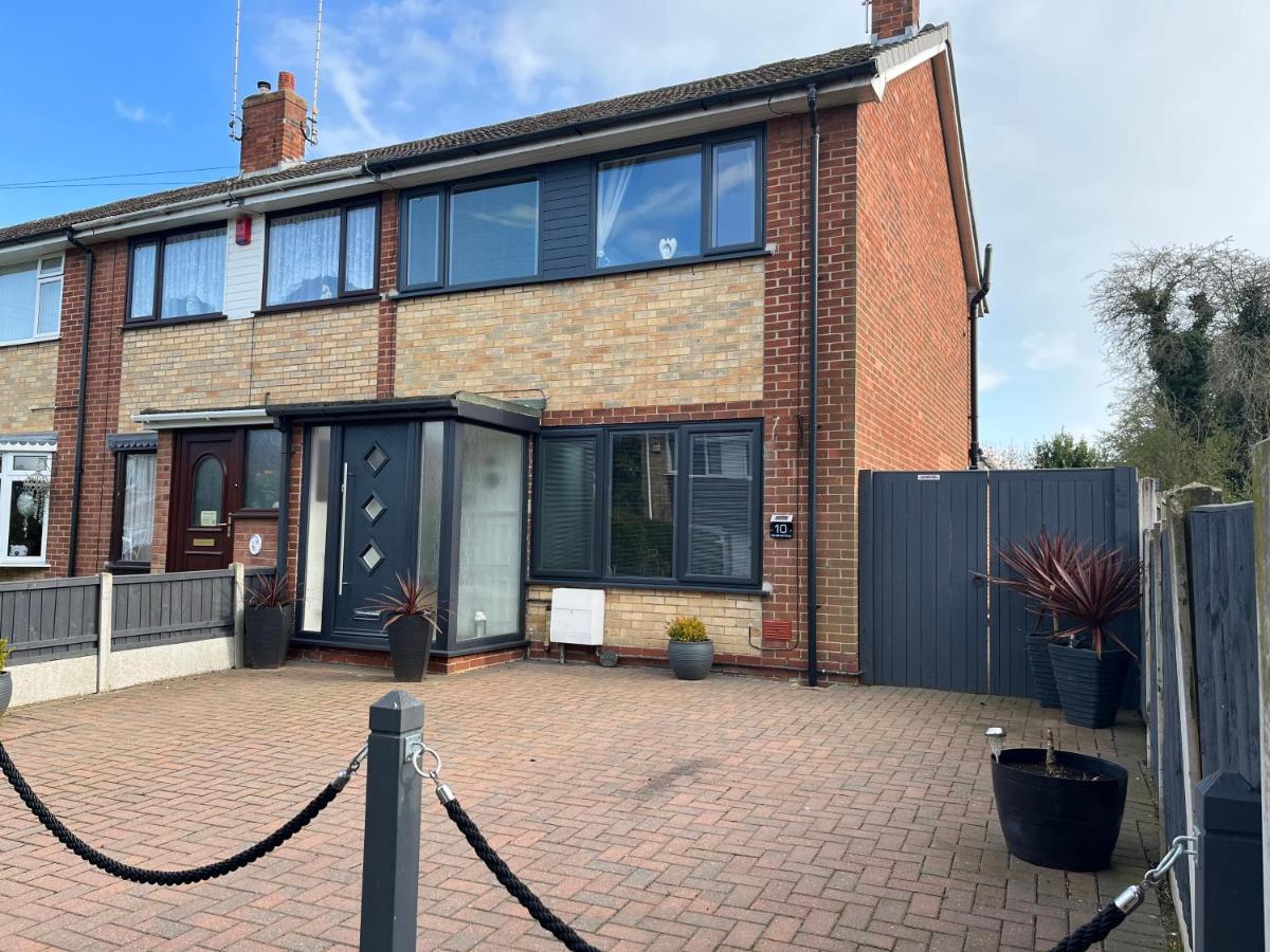 The Brook House - Spacious 3 Bed Home From Home In Burton Eksteriør bilde