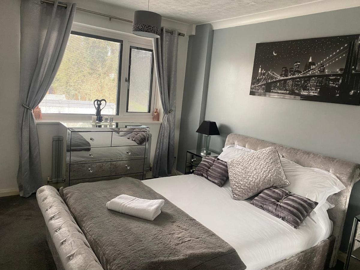 The Brook House - Spacious 3 Bed Home From Home In Burton Eksteriør bilde
