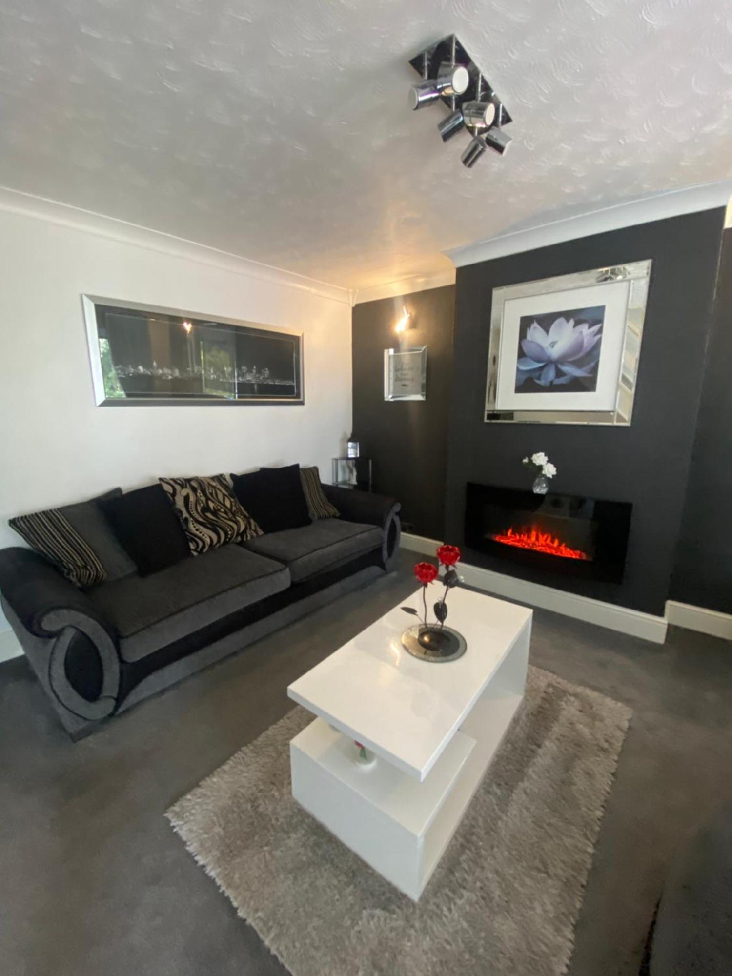 The Brook House - Spacious 3 Bed Home From Home In Burton Eksteriør bilde