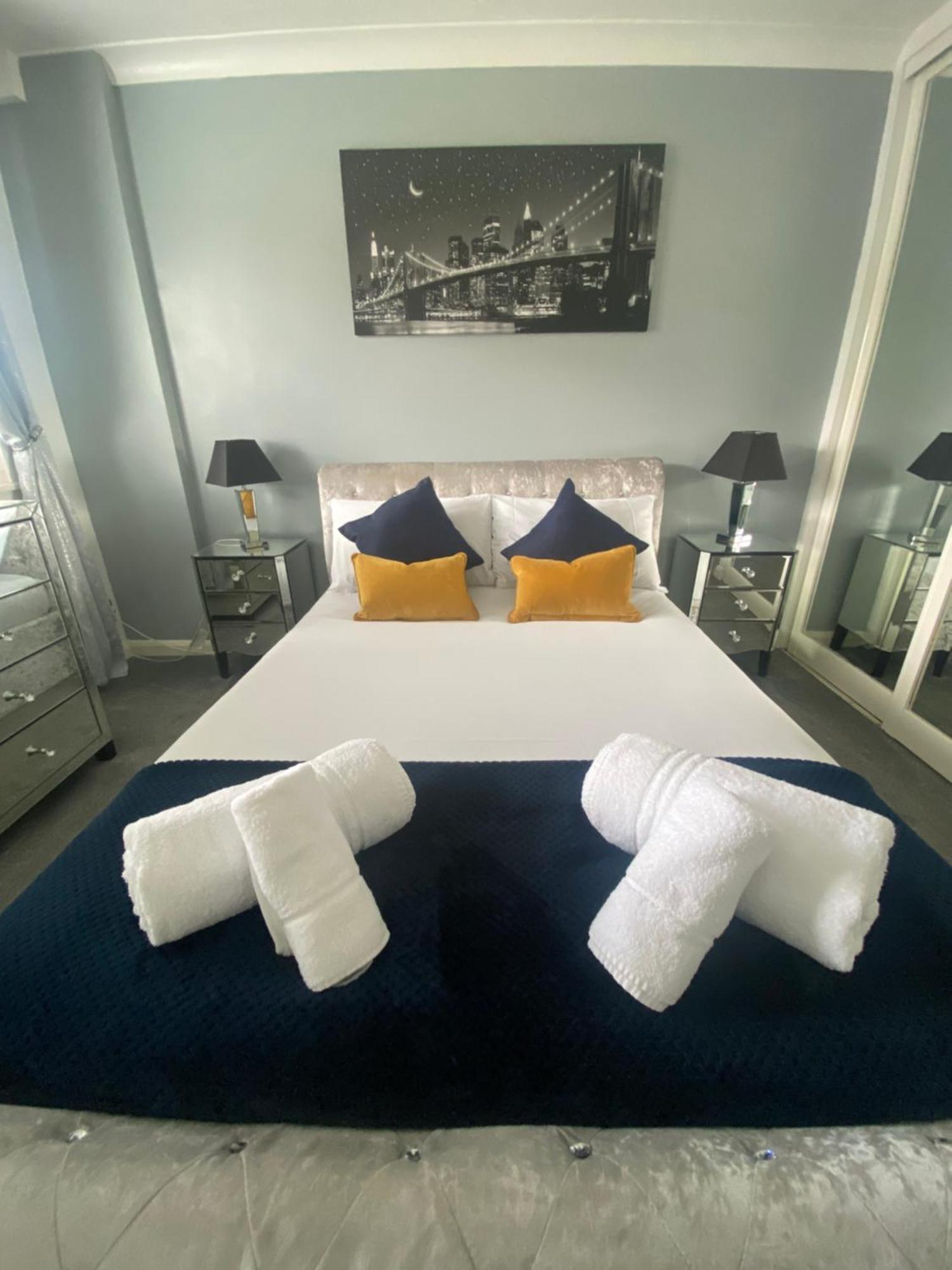 The Brook House - Spacious 3 Bed Home From Home In Burton Eksteriør bilde