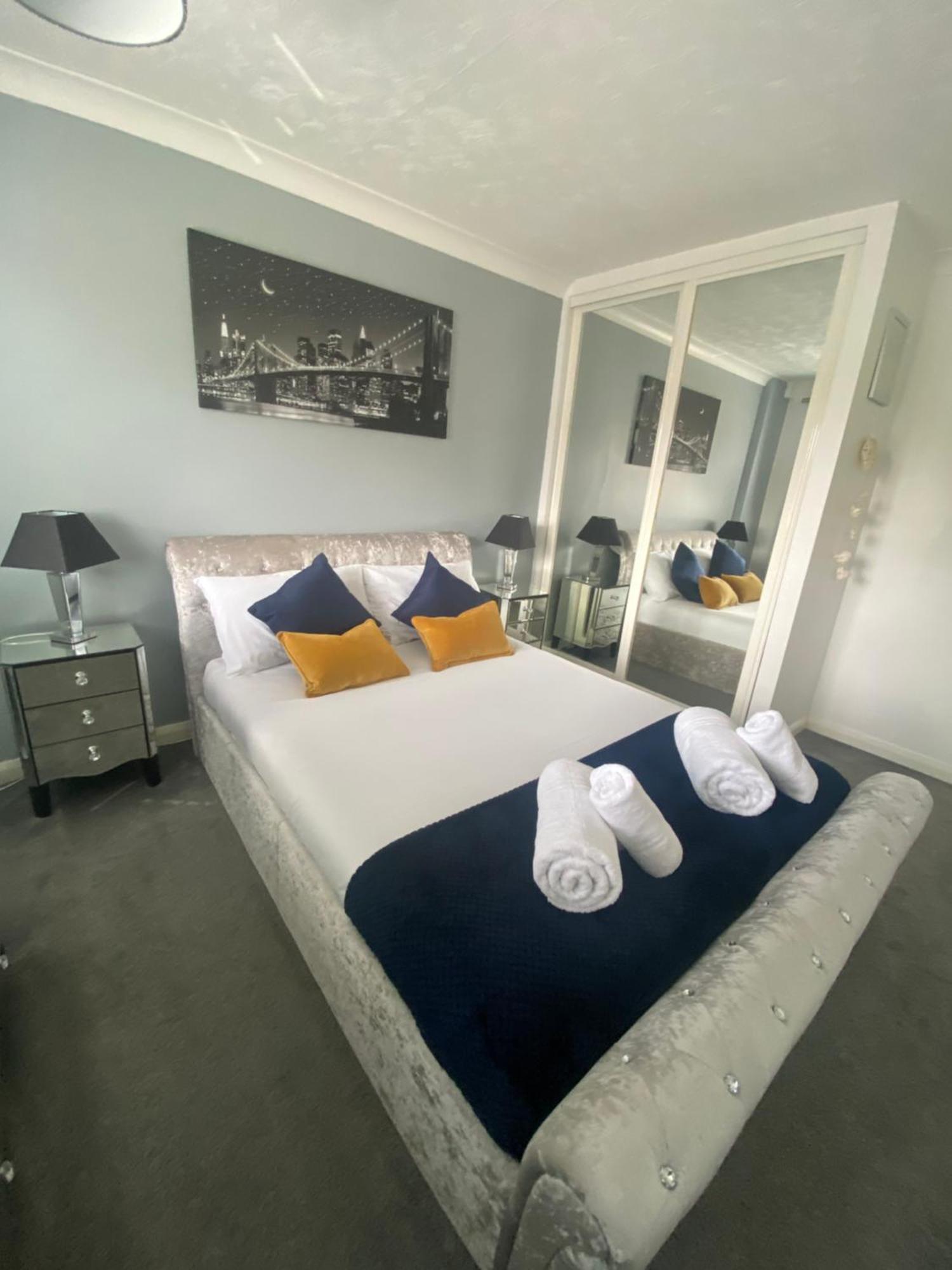 The Brook House - Spacious 3 Bed Home From Home In Burton Eksteriør bilde